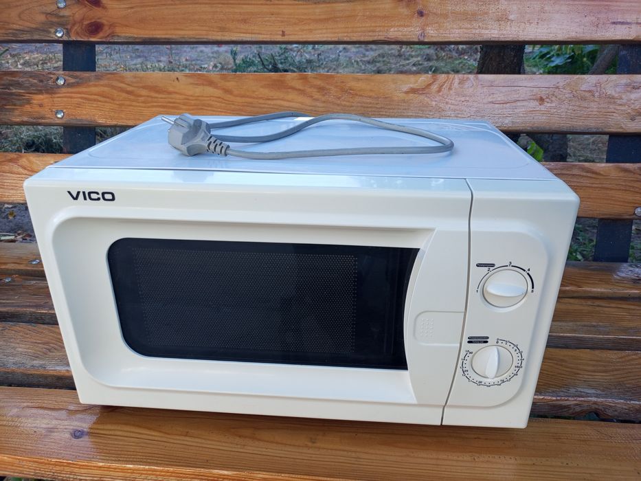 Мікрохвильова піч Б/У.