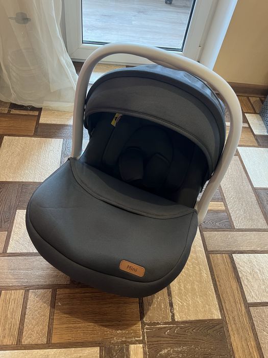 Дитяча автолюлька