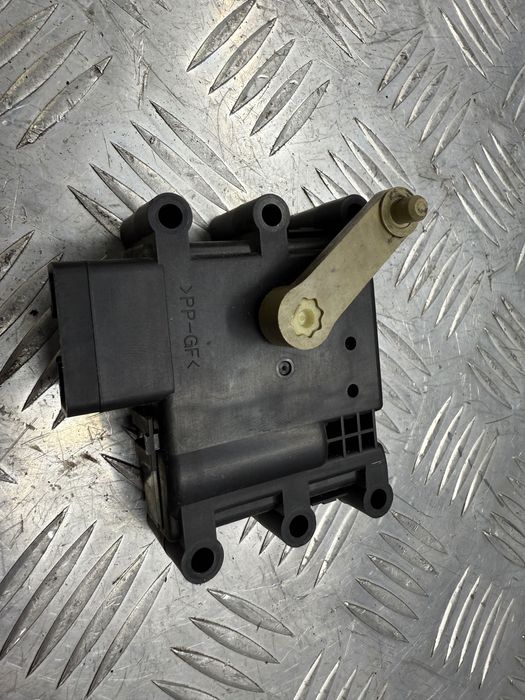 Сервопривод печки Актуатор заслонок Mazda 6 GG