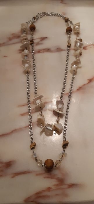 Dois colares muito bonitos