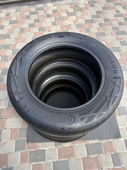 215/60r17 шини  Continental