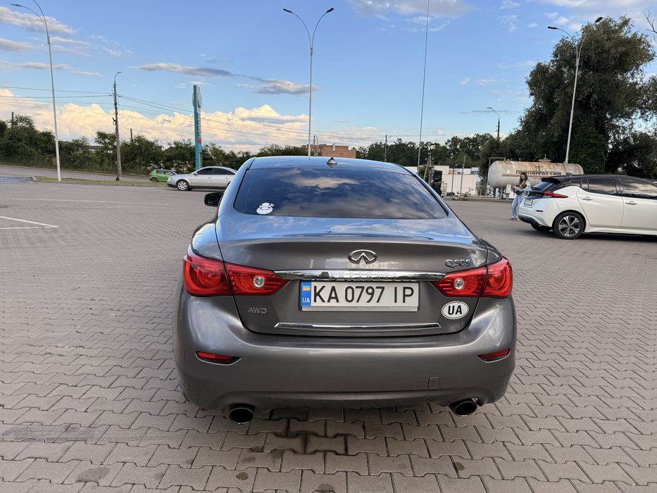 Infinity q50s гібрид,