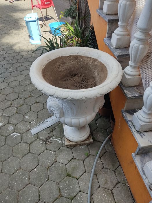 Vasos de pedra branca