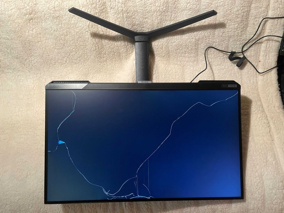 Монітор Samsung 27 дюймів битий екран