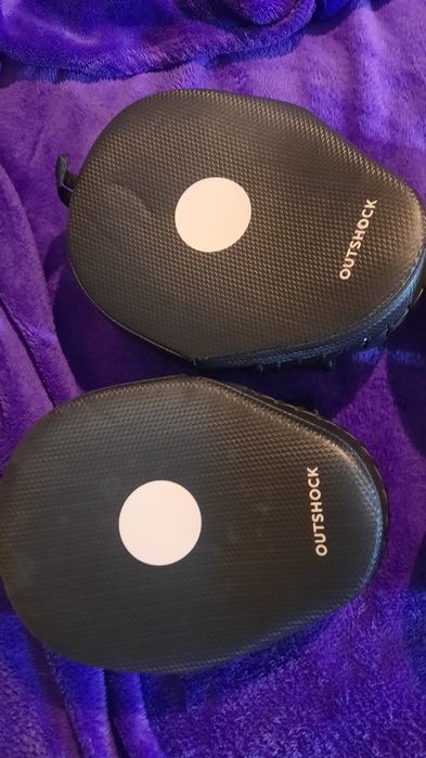 Luvas boxe e almofadas para socos