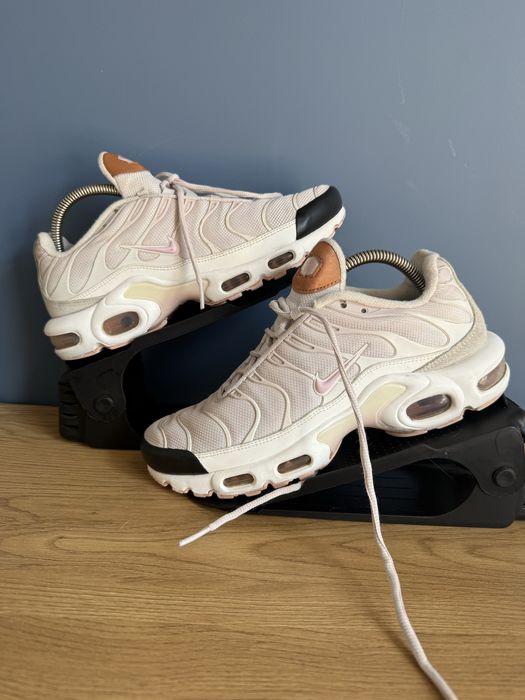 Кросівки Nike Air Max Plus TN, розмір 40 (25,5 см устілка), оригінал