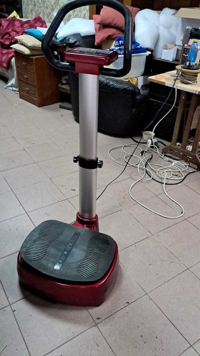Máquina de vibromassagem oscilante newconfort