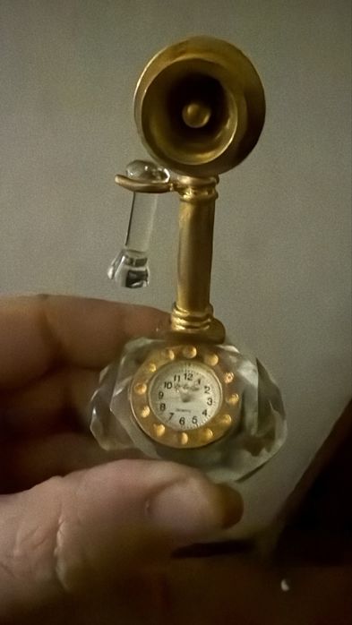 Colecao de relogios em cristal e ouro