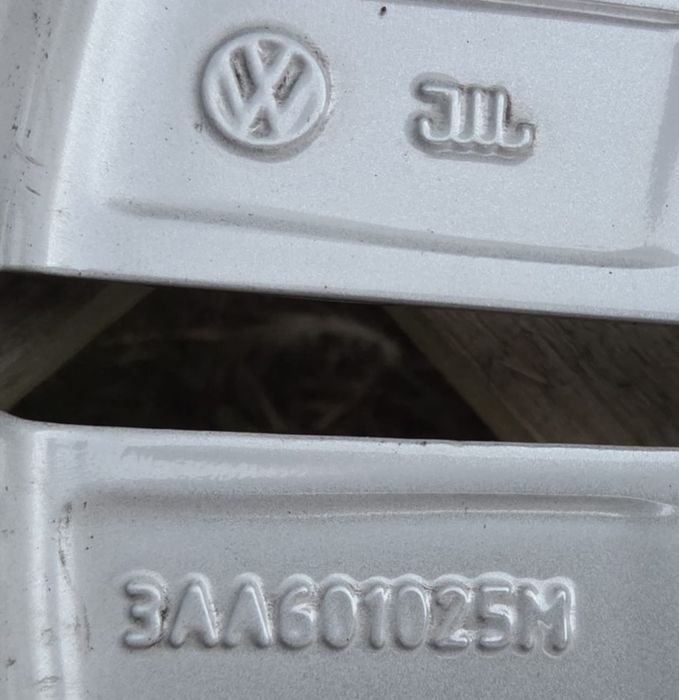 Felgi Oryginał VW Passat Sharan T-Roc Sharan Touran Golf R-line 7,5Jx17 ET47 5x112 Malory