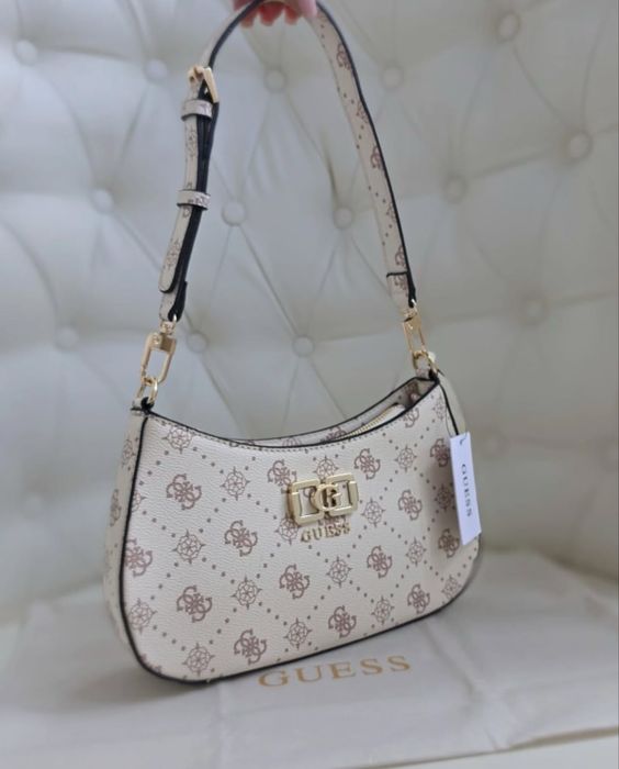 Сумочка Guess