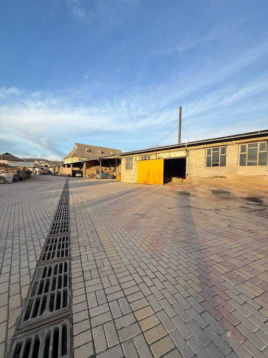 Комерційне приміщення 1600 м