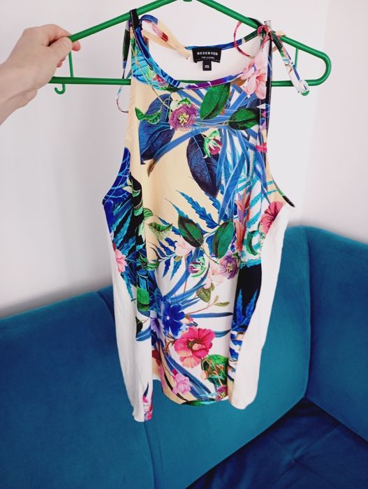 Koszulka reserved kwiaty