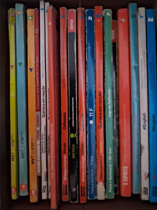 Livros escolares usados