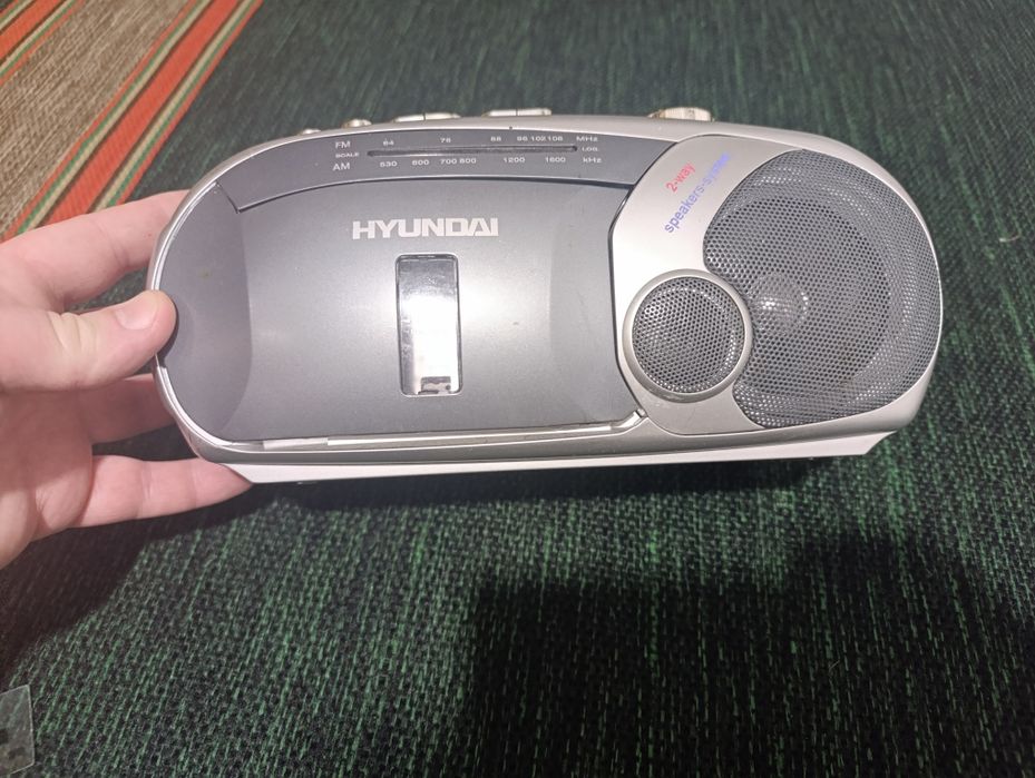 Магнитофон с радиоприёмником