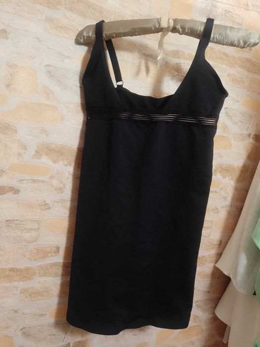 (40/L) Triumph/ Czarna Halka Mocno modelująca z Londynu