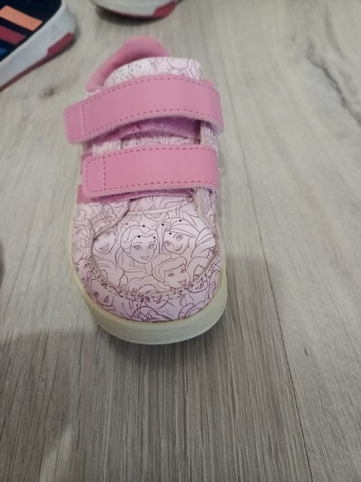 Кросівки для дівчинки