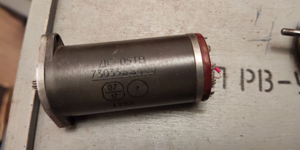 Радіодеталі та електромеханічні пристрої