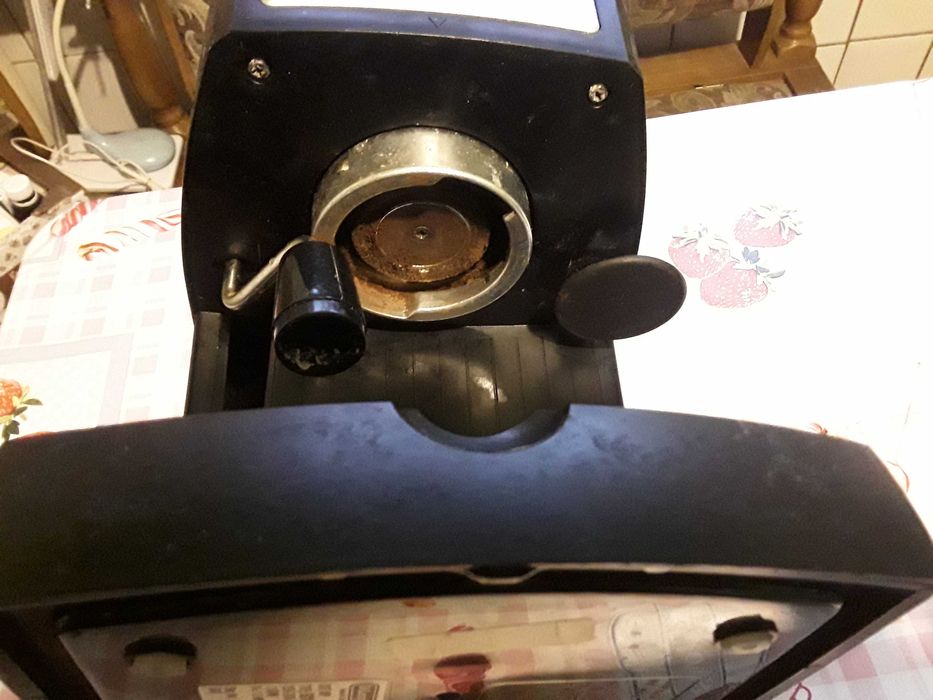 Кофеварка кавоварка рожковая Delonghi ec152.cd