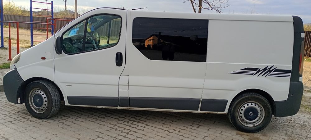 Опель віваро довга база