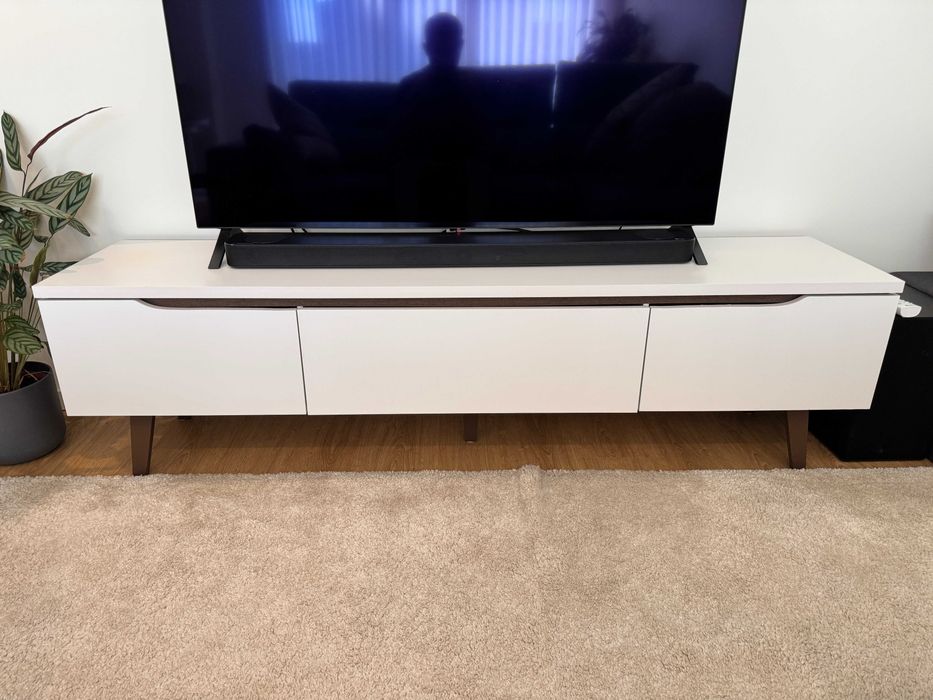 Móvel TV branco 180 cm
