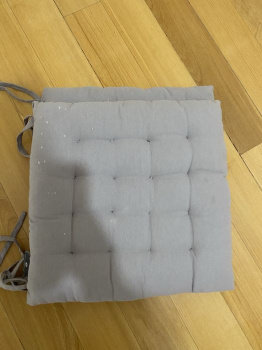 Coxim cinzento em algodao/ almofada/ puff cadeira