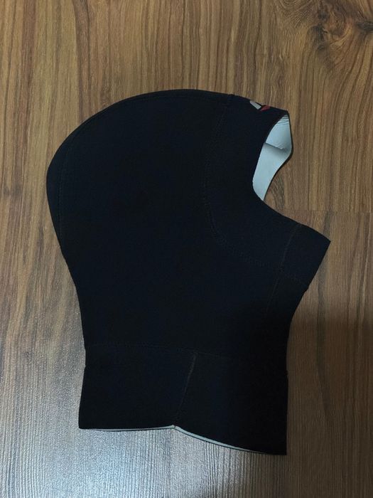 Kaptur nurkowy Mares