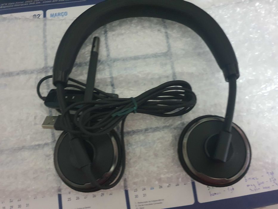 Auscultadores com microfone Plantronics Blackwire C520 profissionais