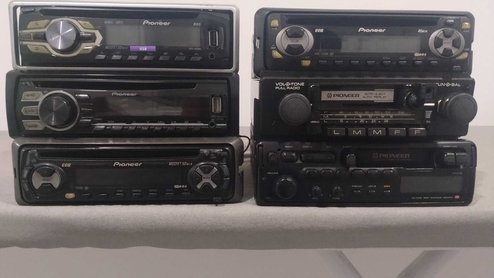 Auto rádios antigos de grandes marcas para carros clássicos