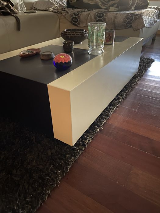 Mesa centro em wengué