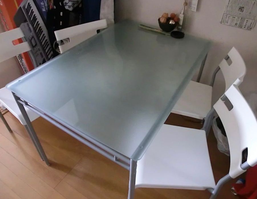 Stół szklany z 4 krzesłami komplet jadalniany