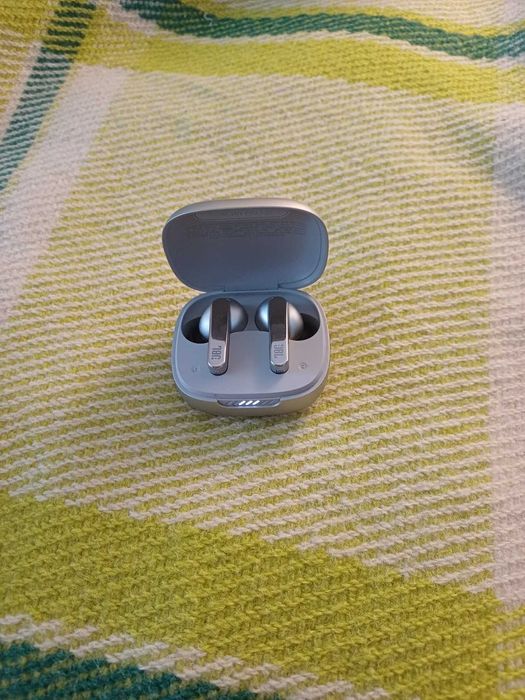 Навушники JBL Live Pro 2