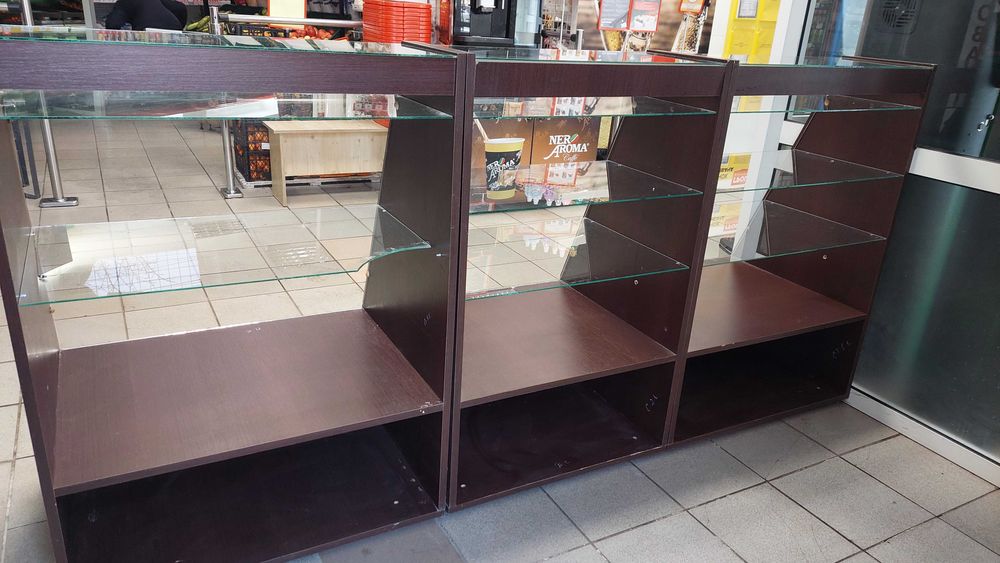 Продам вітрини, в наявності 3 шт.