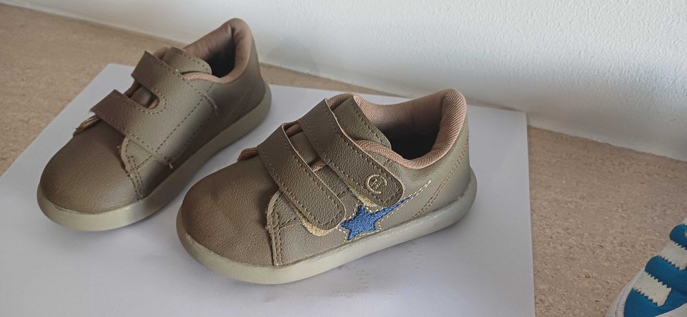 Conjunto de 10 pares de sapatilhas