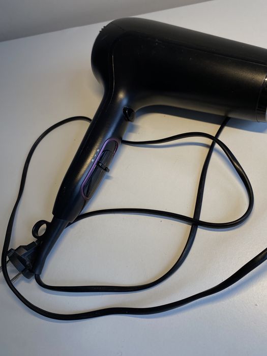 Потужний фен Philips ThermoProtect 2100W — сушить за хвилини, не палить волосся!