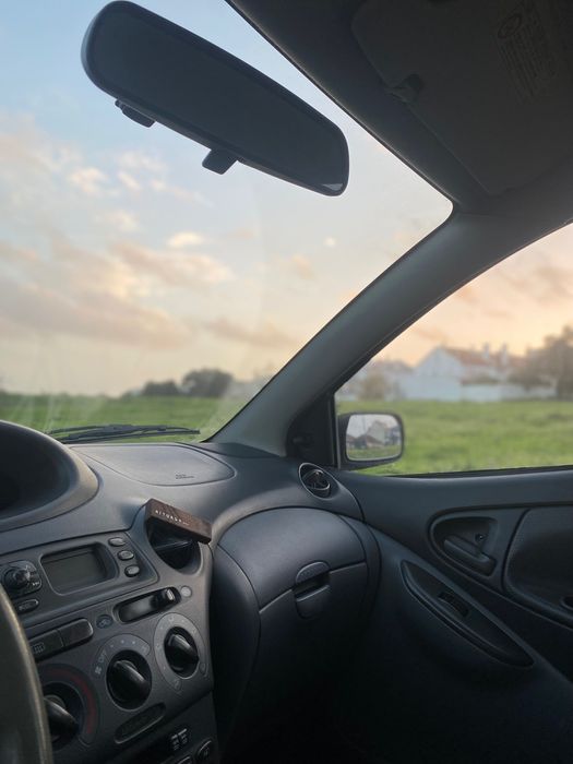 Toyota Yaris - económico e fiável