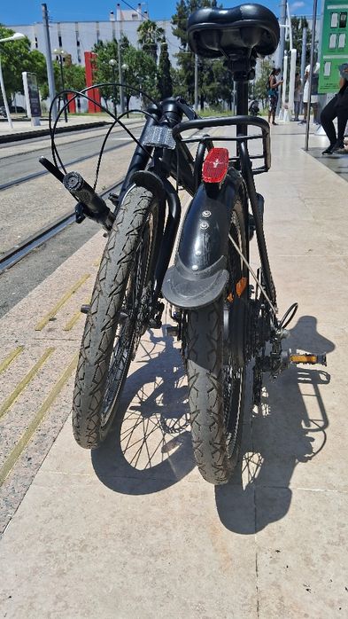 Bike Não elétrica,mas da para por bateria.