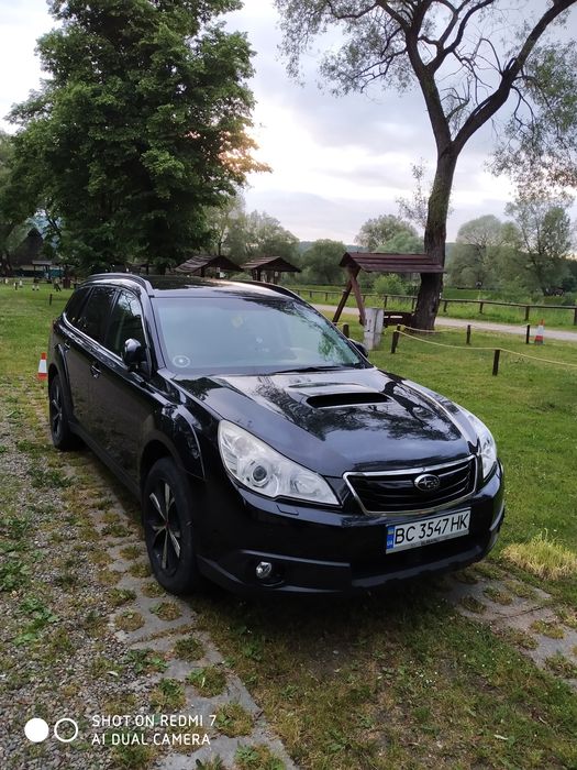 Субару  Оутбек .