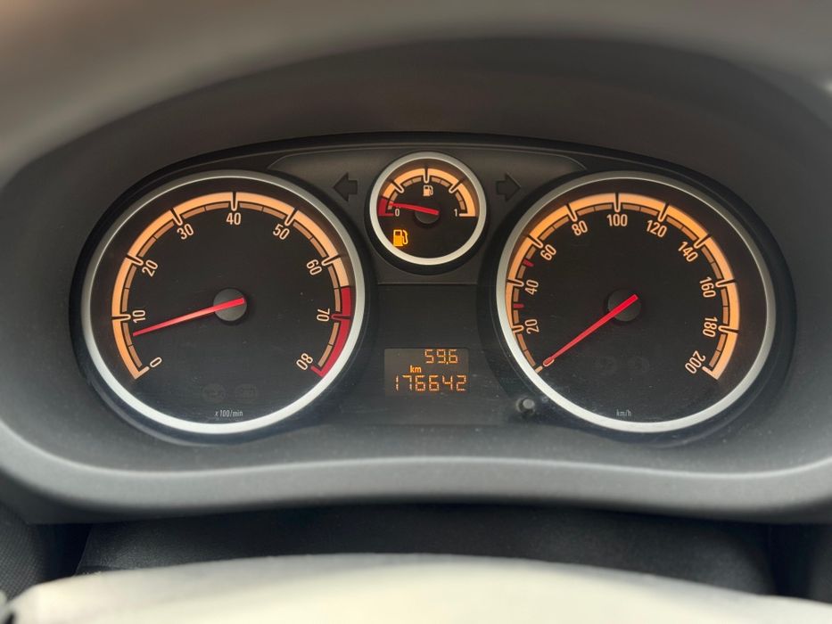 Opel Corsa 1.2 2010 Nacional
