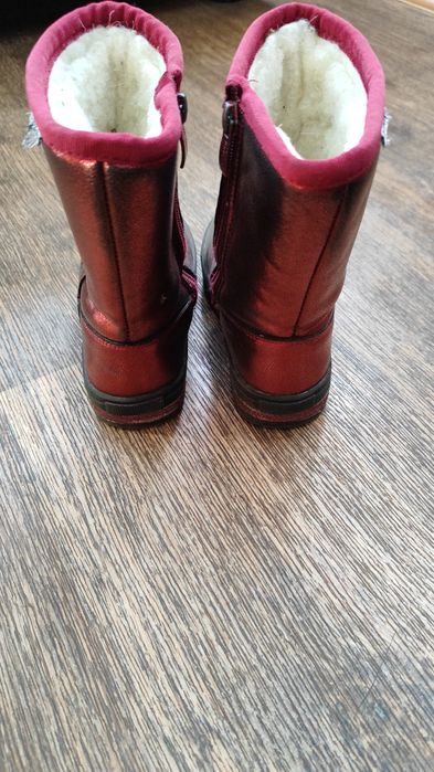 Взуття для дівчинки