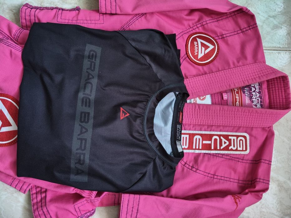 Fato jiu-jitsu menina
