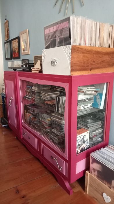 Móvel vitrine/aparador antigo