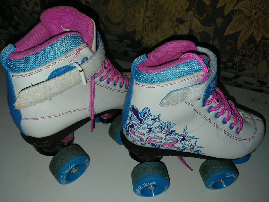 Patins 4 rodas para menina