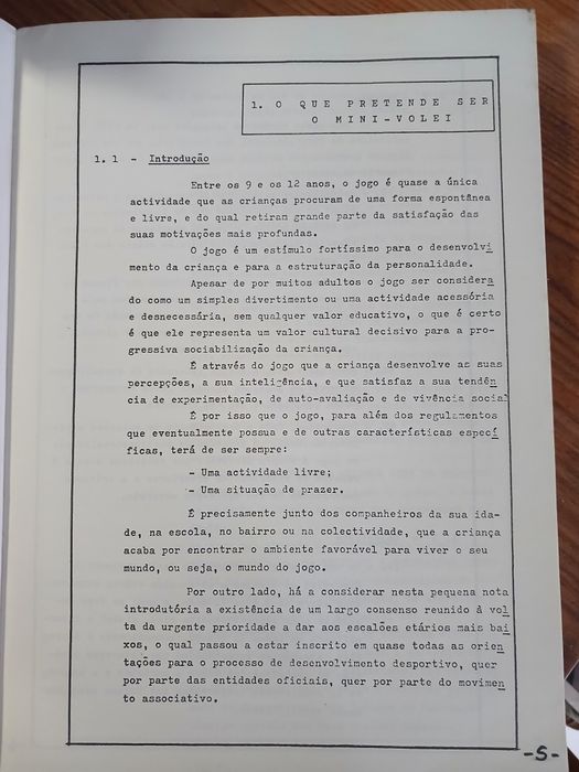 Voleibol-Manual do animador, colaborador técnico 1977
