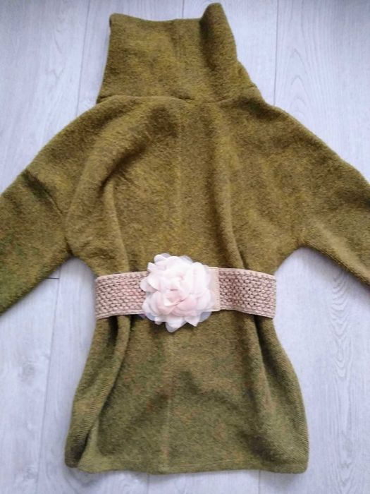 Ciepły  elegancki Włoski sweter 38/40 miodowy khaki