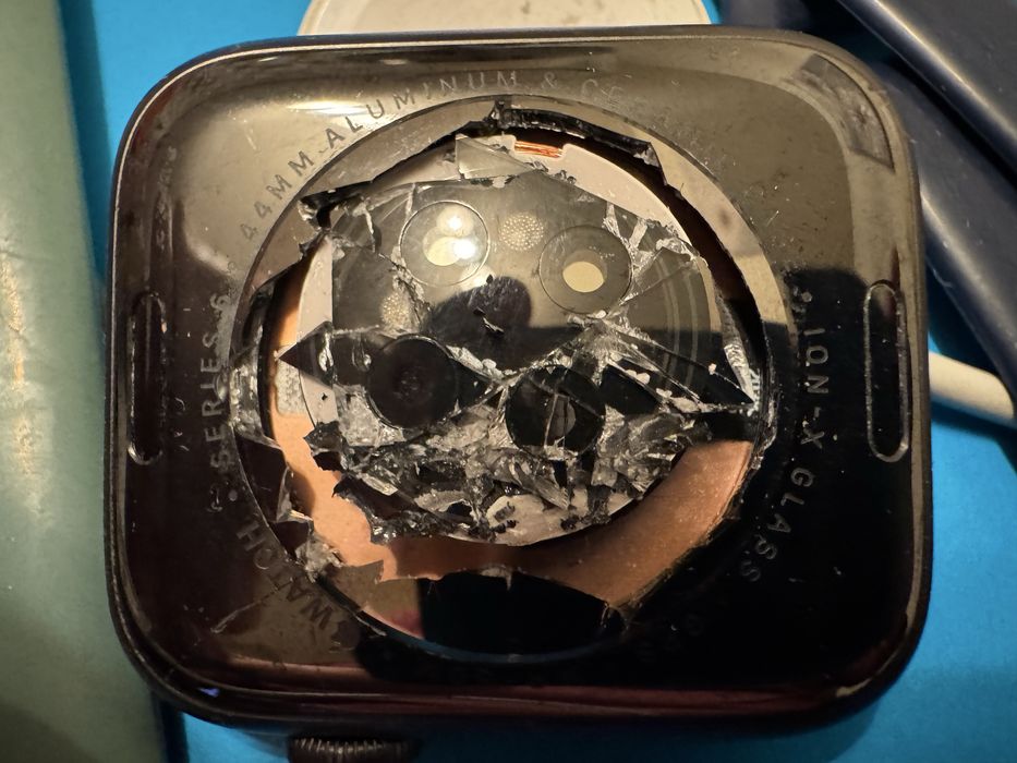 Zegarek AppleWatch seria 6 44mm