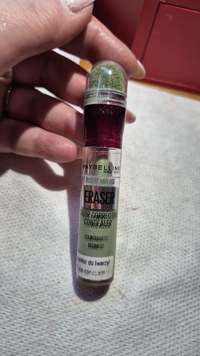 Korektor zielony Maybelline