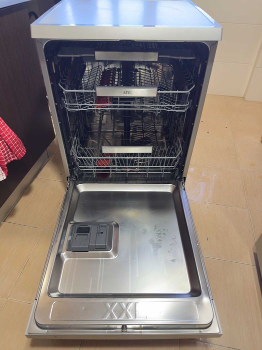 Máquina de Lavar Loiça AEG AirDry FFB63700PM