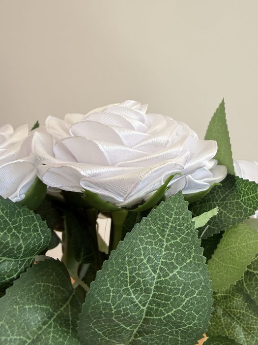 Букет троянд з атласної стрічки