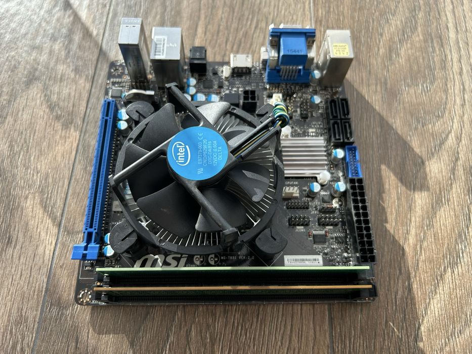 Материнська плата MSI H81I