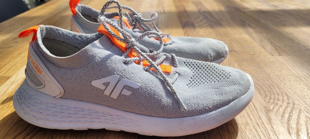 Lekkie buty chłopięce 4F